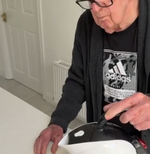 Ciara Turley's father using the Uccello Kettle